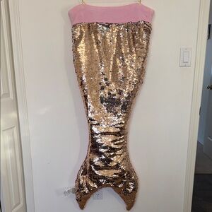 Pink+Gold Sequin Mermaid Blanket